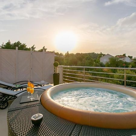 Villa Kora - Luxury Holiday Apartments Lumbarda Bagian luar foto