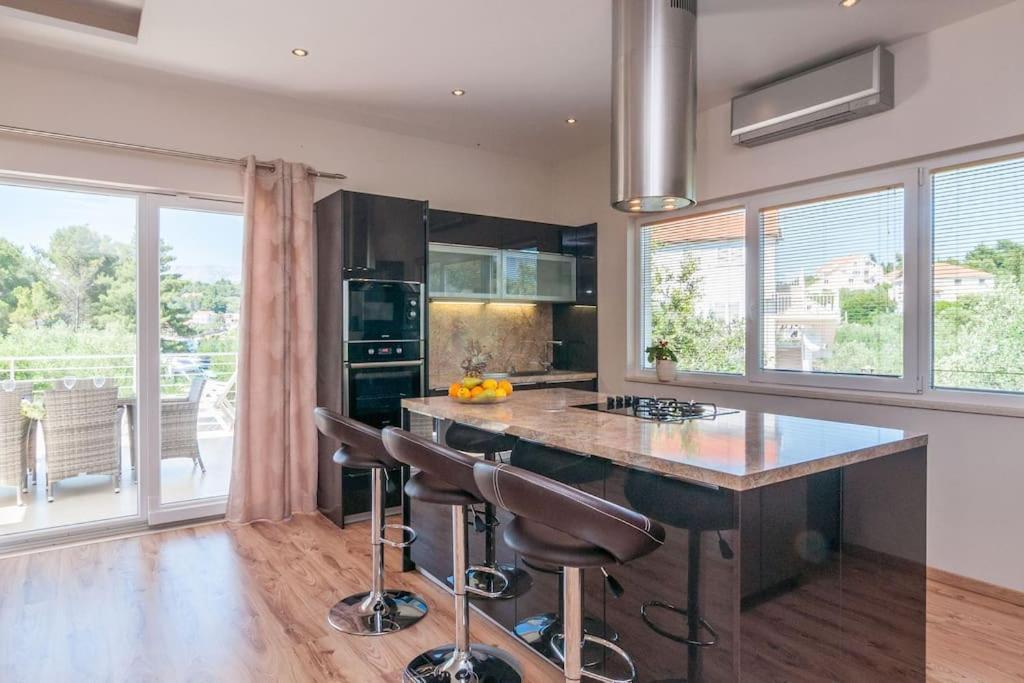 Villa Kora - Luxury Holiday Apartments Lumbarda Bagian luar foto