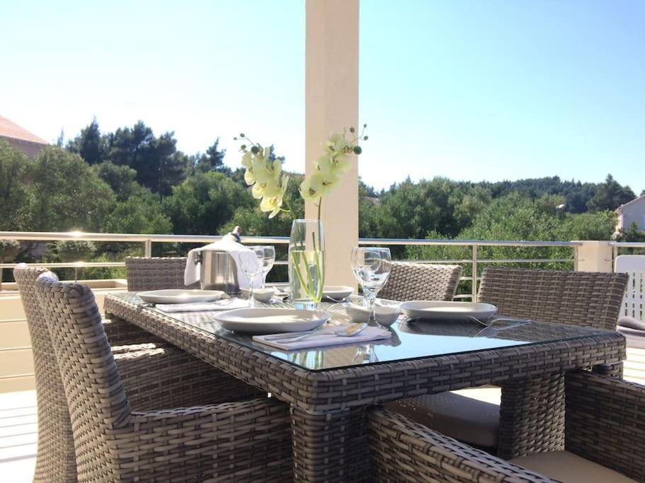 Villa Kora - Luxury Holiday Apartments Lumbarda Bagian luar foto