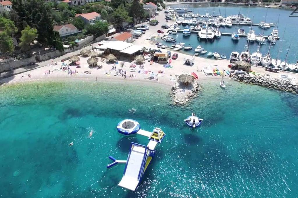 Villa Kora - Luxury Holiday Apartments Lumbarda Bagian luar foto