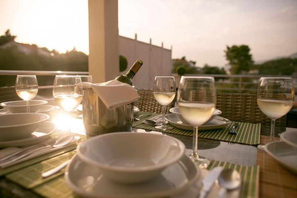 Villa Kora - Luxury Holiday Apartments Lumbarda Bagian luar foto