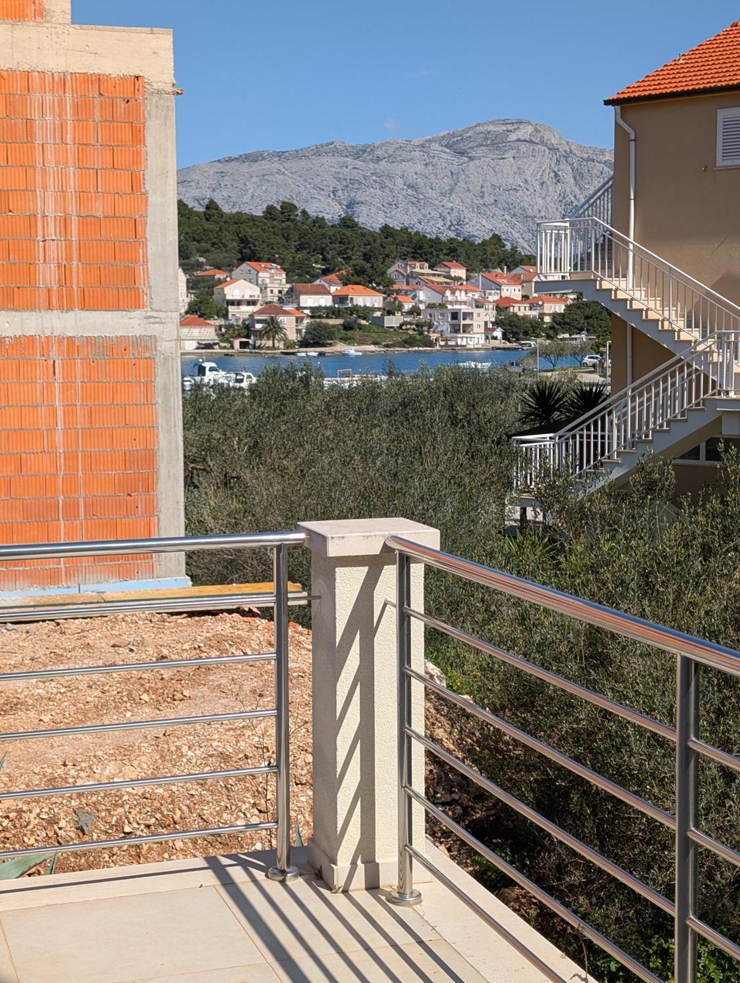 Villa Kora - Luxury Holiday Apartments Lumbarda Bagian luar foto